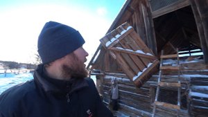 ПРОШЕЛ СИЛЬНЫЙ ВЕТЕР С МЕТЕЛЬЮ ПО ДЕРЕВНИ, СЕРЕБРЯНАЯ КНОПКА И ДЕРЕВЯННЫЙ ПОДАРОК СВОИМИ РУКАМИ