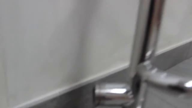 Standart - водяной полотенцесушитель с боковым подключением.