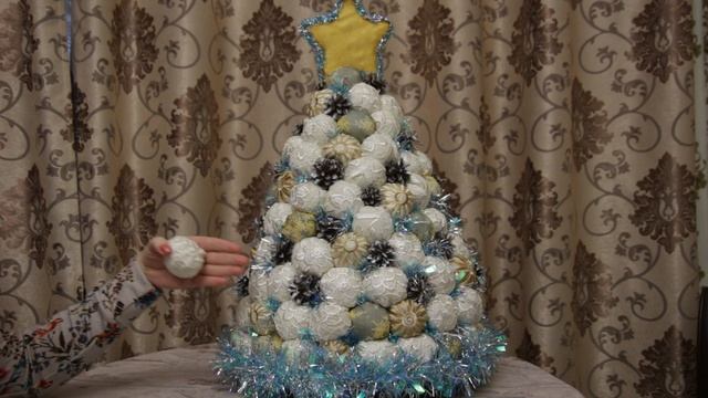 Мягкая елка из ткани.