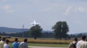 Крушение огромной модели самолета