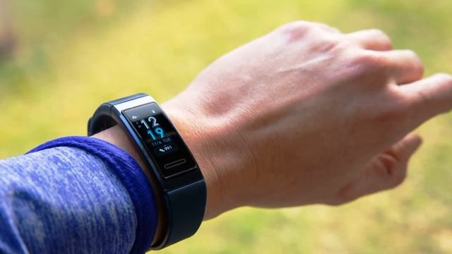 Huawei Band 3 Pro Sport Watch received a color display and several new features смотреть онлайн