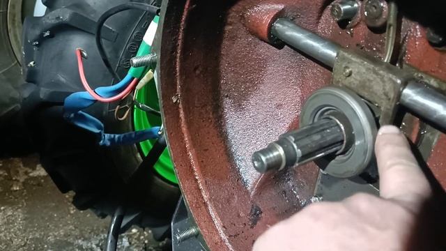 Про выжимной для минитрактора TZ под Lombardini 9LD625/2 (12.03.2023) смотреть онлайн