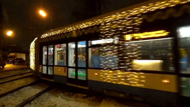 Видео подборка нарядных новогодних трамваев 71-931М "Витязь-Москва" смотреть онлайн