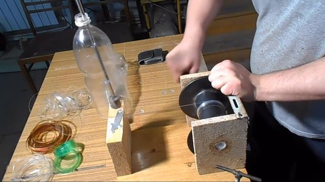 ✔Нереально крутая самоделка для ПЭТ БУТЫЛОК из ПОДРУЧНЫХ МАТЕРИАЛОВ смотреть онлайн