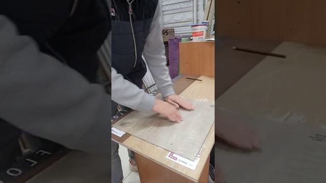 Что если использовать клей для впитывающих оснований, на не впитывающим