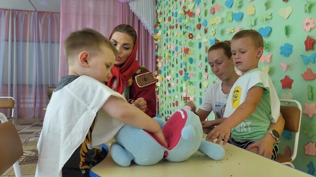 Видеоролик подгруппового занятия с детьми с РАС  Слётовой И. И.mp4