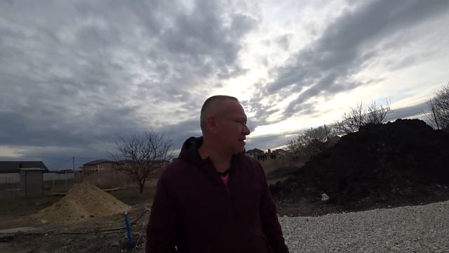 Строим дом сами. Начали кладку стен. Проект дома 81 м2 в натуральном виде. Армирование плиты 9*13. смотреть онлайн