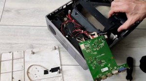 Чистка проектора ThundeaL TD96 после одного года работы в гаражной СТО.
