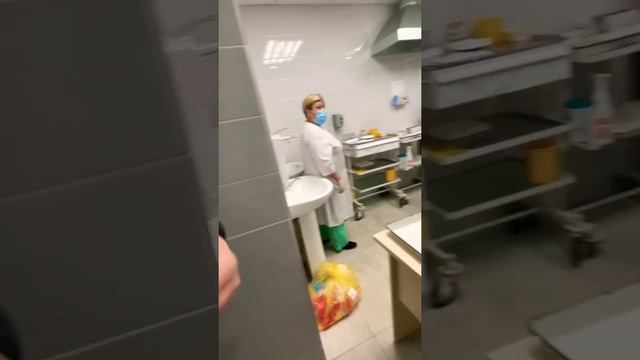 КАК Я СДАЮ АНАЛИЗЫ ------ _ ПРАНК В ПОЛИКЛИНИКЕ смотреть онлайн