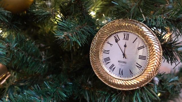 Москва. Новогодняя атмосфера в ГУМе смотреть онлайн