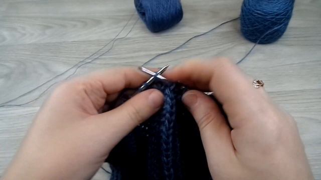 Двухсторонняя шапка. Вязание спицами.