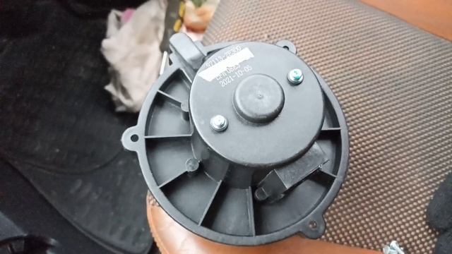 Замена мототчика печки Kia Sportage-2 смотреть онлайн