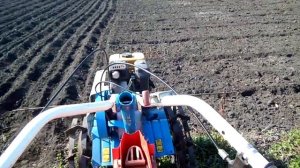 Картофелесажалка для мотоблока