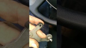 Лада гранта не центруется клинит рычаг кпп