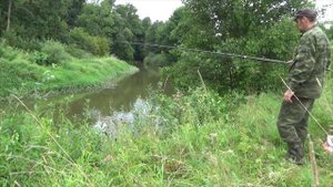 Успешная рыбала на поплавок на реке и капец удочке!.mp4