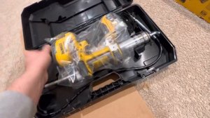DeWALT GREASE GUN. DEWALT з США. 100% оригінал. Пістолет масляний акумуляторний DeWALT DCGG571M1