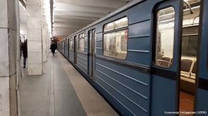 [Ретро-метро]: Состав Еж3/Ем-508Т на станции "Планерная"