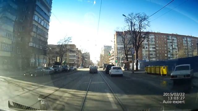 Трамвай без пробок на М.Горького после ремонта не разрушает дома. aaa61.ru смотреть онлайн