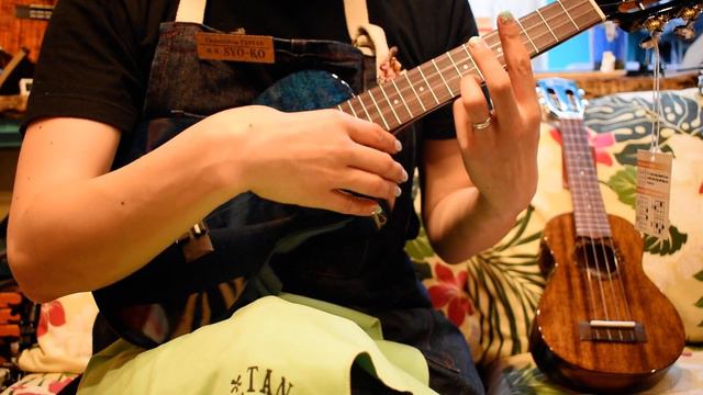NEW/Uma Ukulele UK-20SS,SC,SCP弾き比べ @ukuleleshoptantan смотреть онлайн