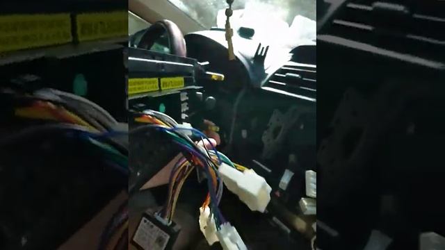 Автомагнитола NaviFly! Видео 2. Первое подключение и облом. смотреть онлайн