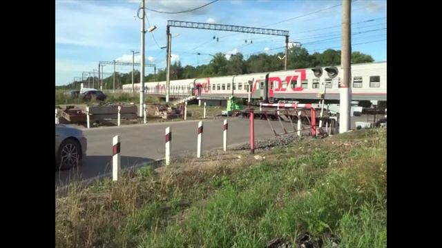 Коломенский городской округ, д. Хорошово, работа светофора на переезде (поезд в сторону Рязани)