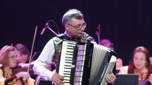 А. Фоссен  «Карусель». Солист Юрий Горобец (аккордеон), дирижёр - Андрей Долгов.