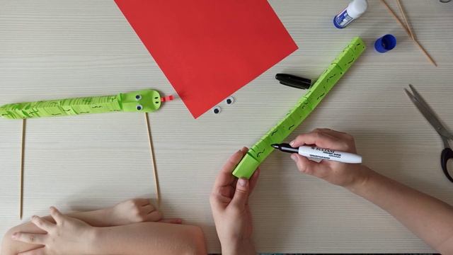 Объемные змейки из бумаги. Поделки с детьми | Crafts with children
