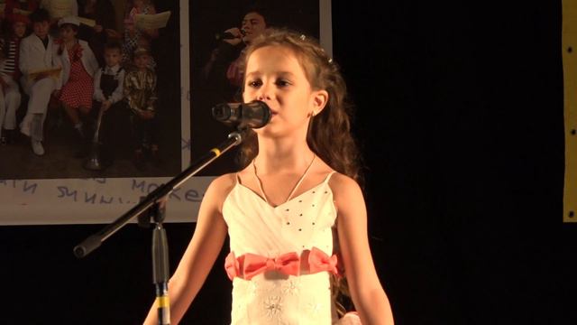 "Усміхнися мені", Катя Полякова, 7 років. Спивограй 2017. Керівник Г. Полежаєва