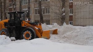 Линар Закиров поручил привлекать технику сельских поселений для расчистки тротуаров