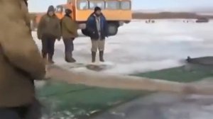 Ловля рыбы неводом на севере.
