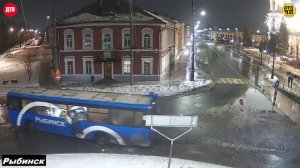 23.12.2023 ДТП Рыбинск автоледи на «Volkswagen» влетела в салон пассажирского автобуса