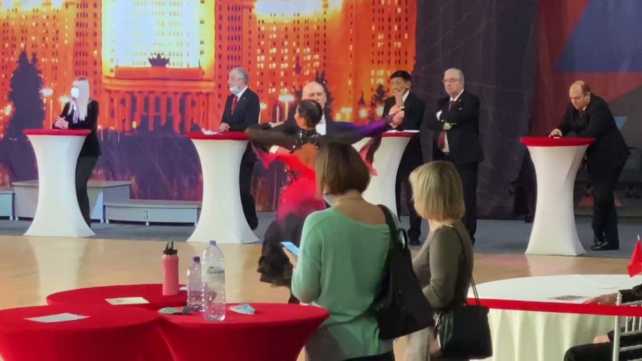 Кубок ФТСАРР Сеньоры-2 10 танцев 2021 г. Финал. QF. Еськов Олег - Михина Юлия смотреть онлайн