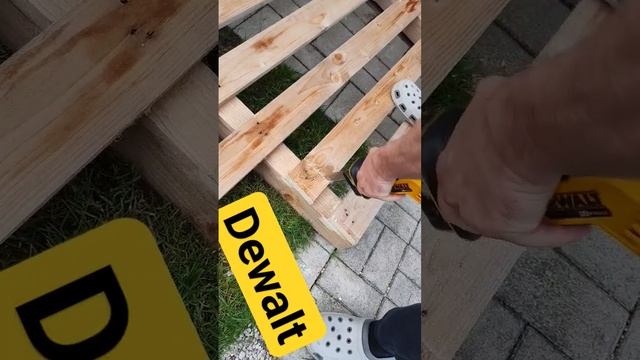 сабельная пила DEWALT