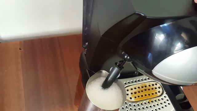 Эспрессо кофеварка Delonghi EC 410.B - как приготовить эспрессо и капучино (Espresso Cappuccino) смотреть онлайн