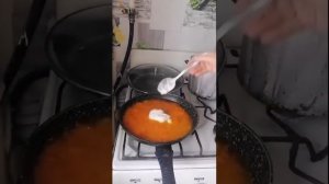 РЕЦЕПТ ТУШЕНОГО МИНТАЯ С ЛУКОМ И МОРКОВЬЮ