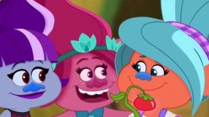 TrollsTopia Poppy, Val Thundershock and Holly Darlin’ (iMovie Edit)???