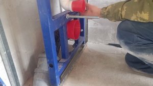 установка инсталяции и гидроизоляция санузла