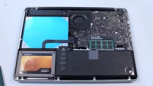 Ремонт MacBook Pro Unibody 13" 2010 замена аккумулятора