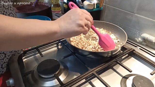 Фаршированные шампиньоны с курицей и сыром запеченные в духовке. Отличный рецепт. Вкусно и просто.
