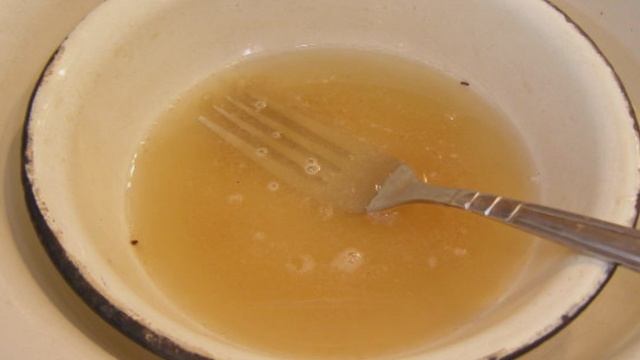 Клубнично-шоколадный торт с творожной прослойкой