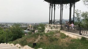 На гору Машук и по Пятигорску пешком. Пещера Провал. Ротонда Эолова Арфа