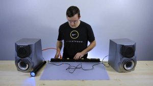 Что будет если воткнуть КОЛОНКИ в РОЗЕТКУ?