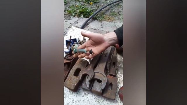 Будние дни на металлоприёмке, видео от подпищика#тиски#молотки#ключи смотреть онлайн