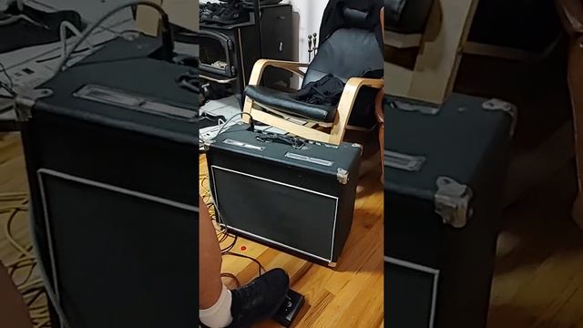 Orville Les Paul and Laney V30 смотреть онлайн