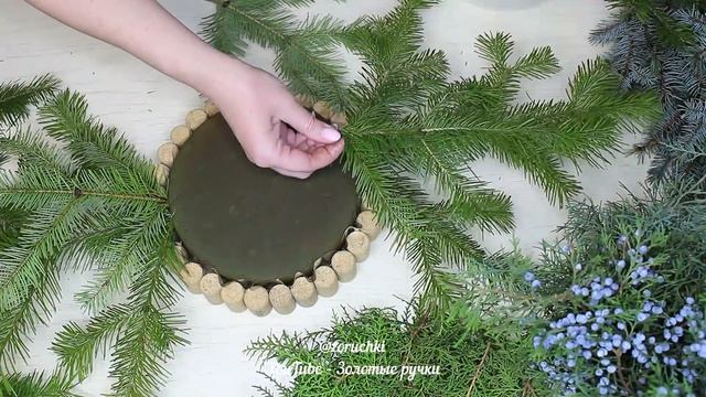 ШИКАРНЫЙ новогодний декор своими руками ЭТО ЛЕГКО / Новогодняя композиция на стол из хвойных веток