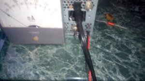 регулятор напряжения с ограничением по току