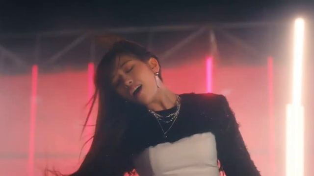 ive kitsch in 5x speed but normal when it's leeseo's part смотреть онлайн