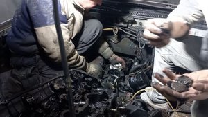 Land Cruiser 100 4,2 дизель Снимаем головку!!!И узнаём замена двигателя или нет?