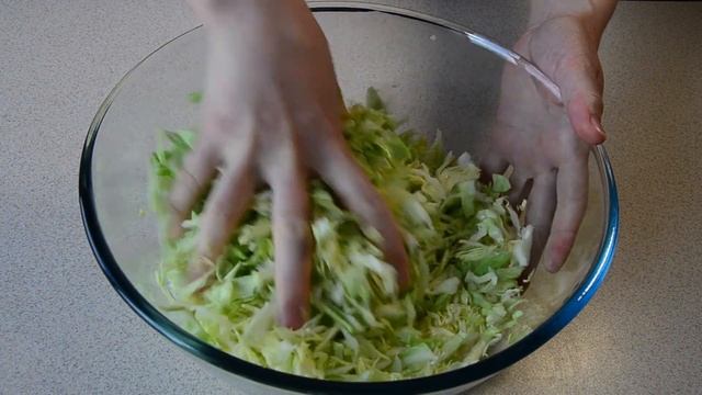 Весенний салат из молодой КАПУСТЫ МИНУТКА. Очень вкусный салат из молодой капусты и огурцов