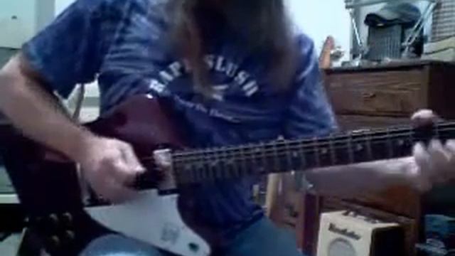 Picking on a reverse Gibson Firebird... смотреть онлайн